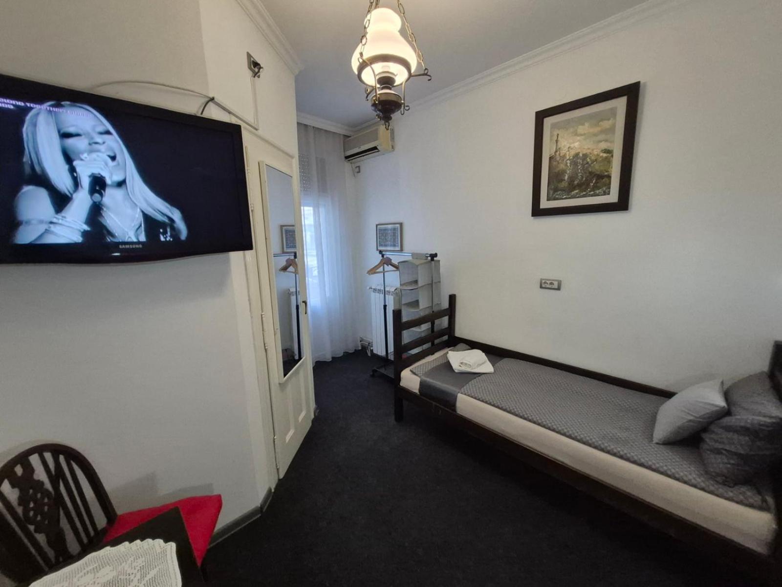 Authentic Belgrade Centre Apartments For Large Groups, Republic Square - Up To 47 People In 5 Apartments Zimmer foto