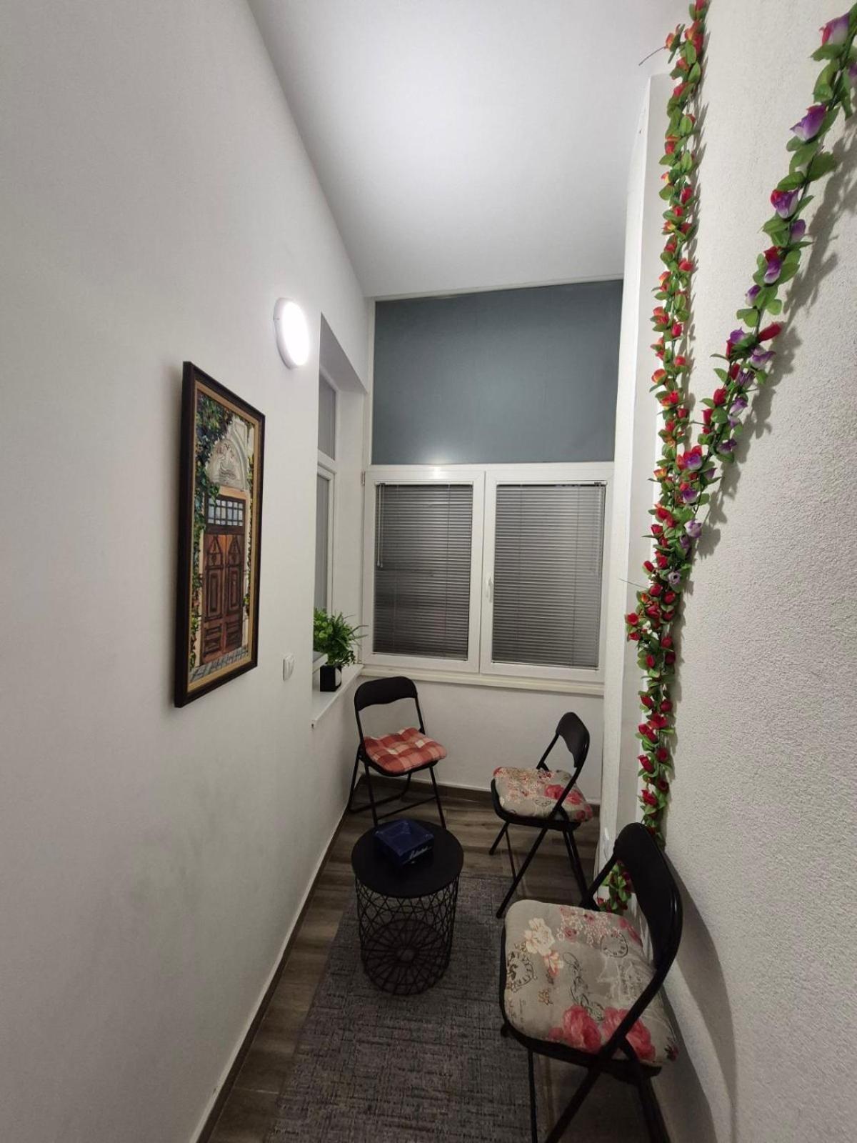 Authentic Belgrade Centre Apartments For Large Groups, Republic Square - Up To 47 People In 5 Apartments Zimmer foto